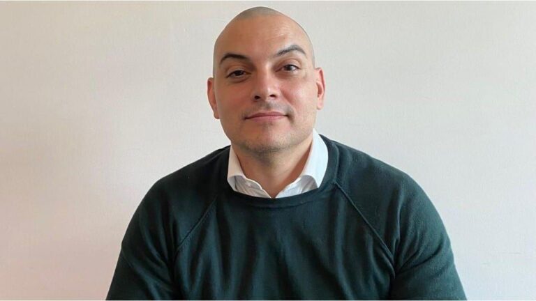 Emmanuel Álvarez Agis: «Cuando veo lo que hace su equipo económico, comprar dólares sería un mal negocio»