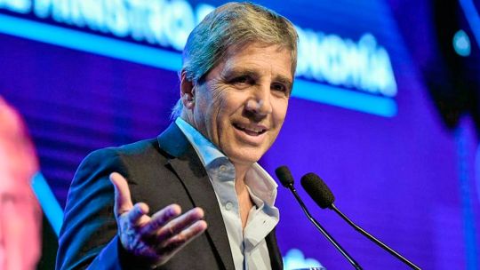 El Gobierno construyó un «muro» de US$ 20.000 millones para llegar a las elecciones sin sobresaltos con el dólar