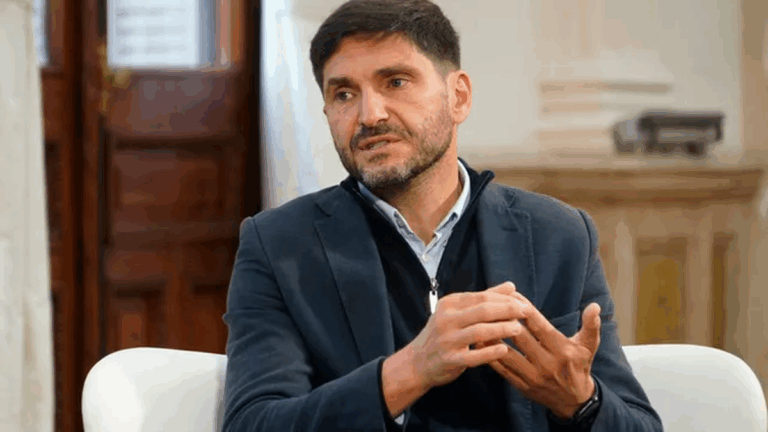 Pullaro aseguró que la propuesta de incremento salarial para los estatales será semestral