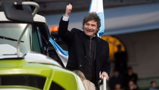 La imagen positiva de Javier Milei nunca cayó y hoy sigue superando a la negativa