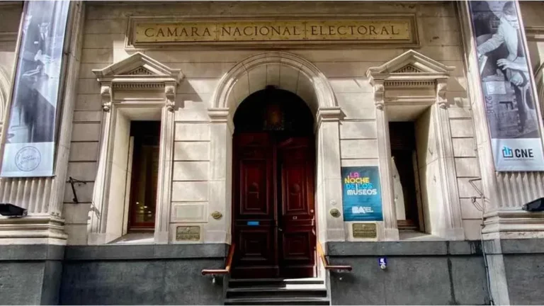 La Cámara Nacional Electoral revirtió los cambios de lugares de votación dispuesta por la Justicia bonaerense
