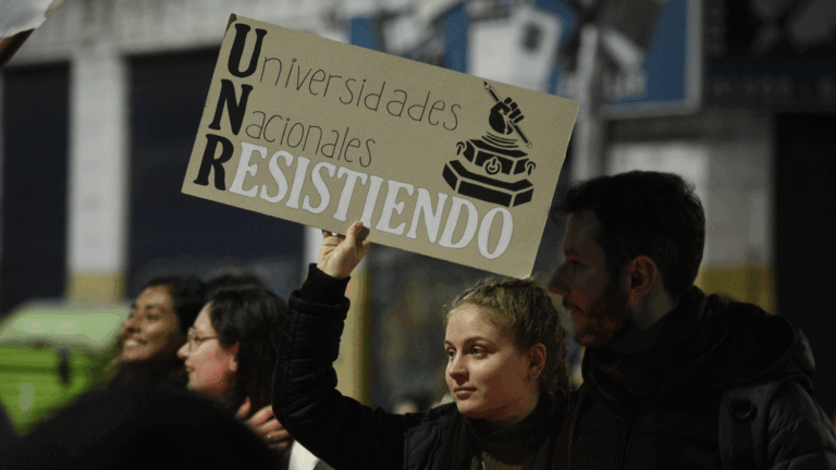 Arranca una semana sin clases en la UNR por un paro docente y una huelga de 48 horas en la UTN
