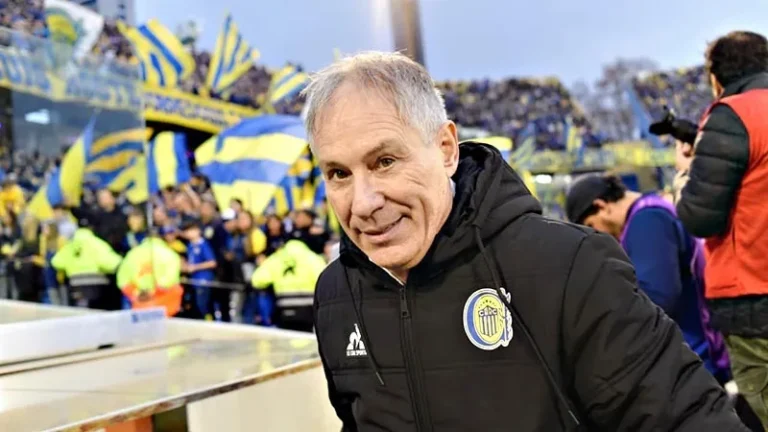 Panorama auriazul: Ariel Hola con varias cuestiones a resolver para recibir a Newells