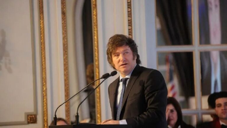 Entre empanadas y cine: Javier Milei encabezó una particular reunión de Gabinete