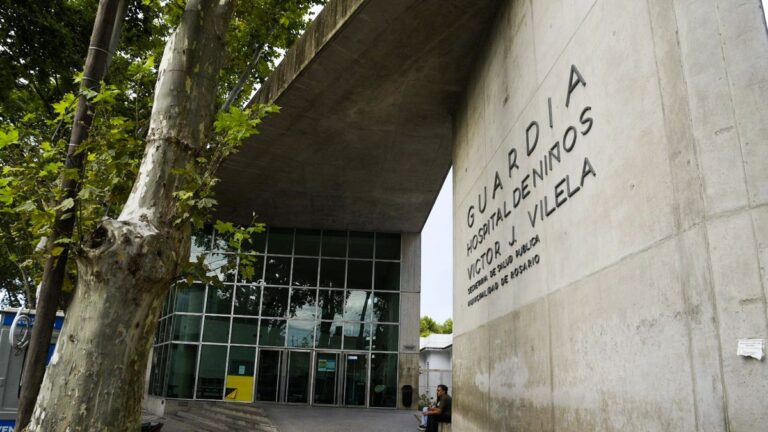Murió una nena de cinco años que entró con lesiones al Vilela: investigan las causas