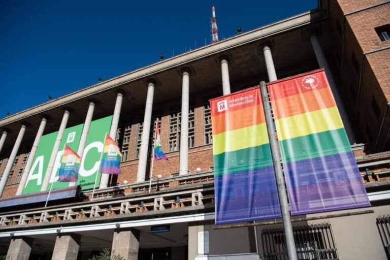 Transfábulas: la Intendencia de Montevideo financió la primera obra travesti