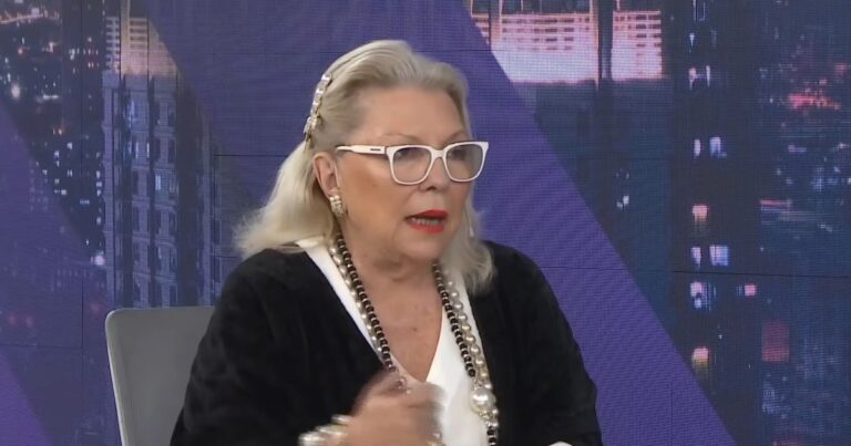Elisa Carrió habló de los audios por las presuntas coimas: «No me digan que Karina recauda dinero y no está Javier Milei»