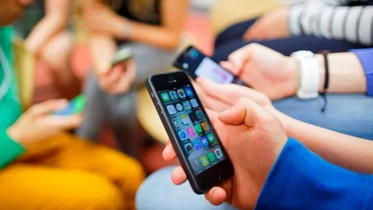 Habilitan a los adolescentes a operar con fondos de inversión, bonos y acciones