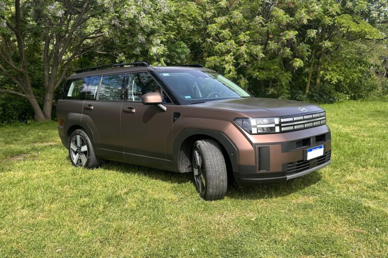 Llegó el SUV elegido como mejor auto del mundo a la Argentina: cómo anda y qué trae