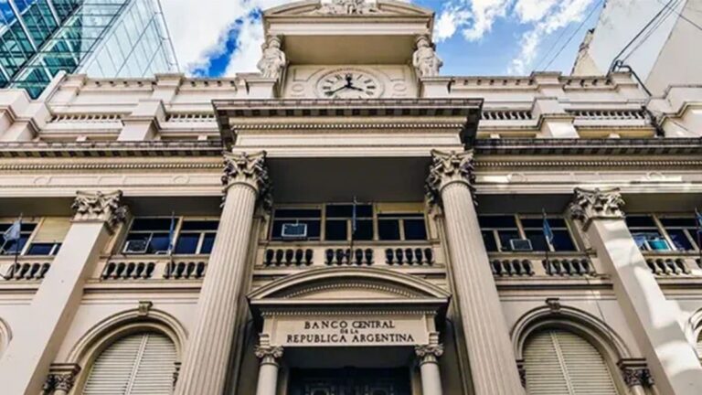 Alerta: el Banco Central difundió los pronósticos económico-financieros del mercado para 2026