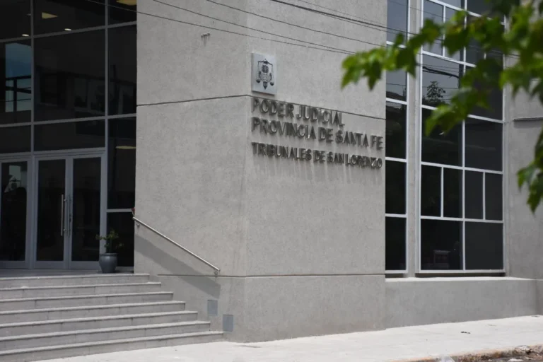 San Lorenzo: prohíben salir del país y retienen la licencia a un padre moroso por deuda alimentaria