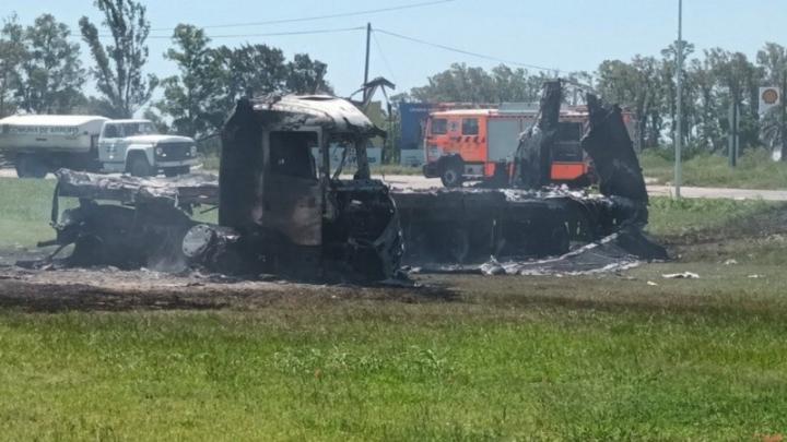 Choque frontal de camiones en la Ruta 34: dos muertos