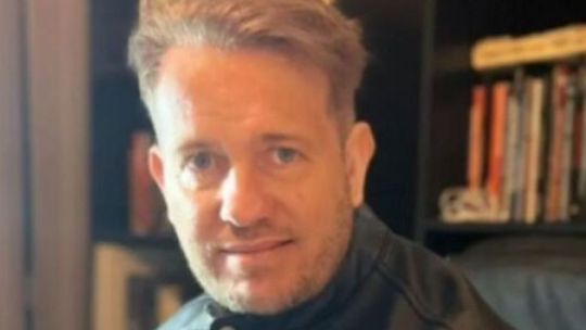 El pasado de futbolista del biógrafo de Milei: «Era de la UCeDe, heterosexual y fan de Miguel Mateos»