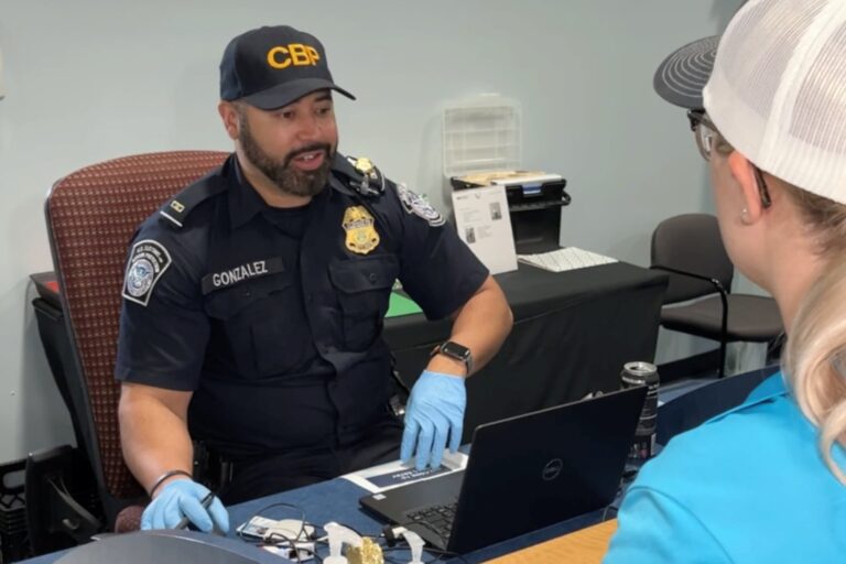 Intentaron ingresar a EE.UU. con toxina botulínica y rellenos dérmicos falsificados, pero la CBP descubrió su plan