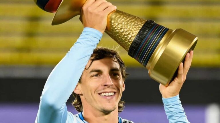 Jerónimo Cacciabue volvió a volar en una cancha, con título y todo en Ecuador