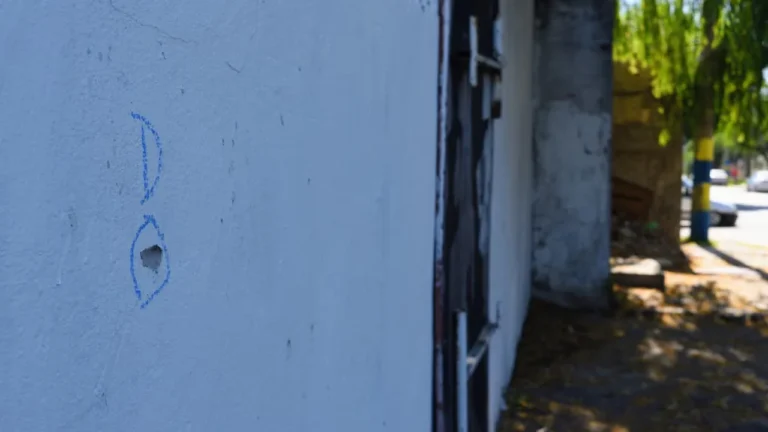 Mi hija está bien: el alivio de la mamá de la nena baleada en el abdomen y su desmentida que funcione un búnker en su casa