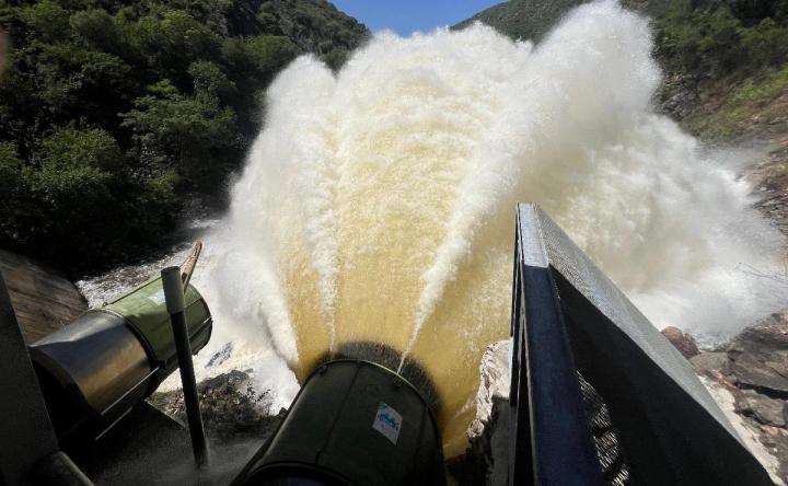 Abrieron una válvula del dique San Roque por las lluvias
