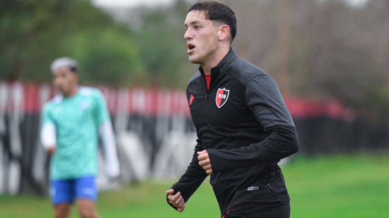 Qué pasará con el cupo que se abrió para Newell’s por la salida de un volante?