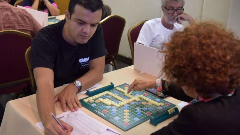 Scrabble de alto vuelo en Rosario: campeones mundiales, premios y tres días de juego