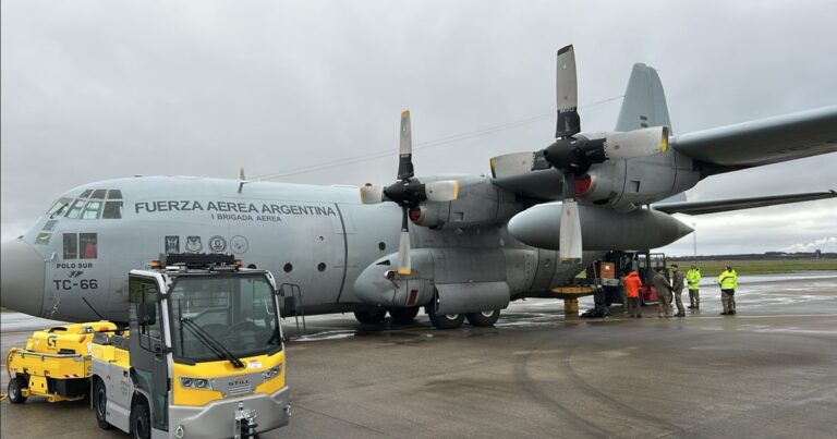 Un Hércules de la Fuerza Aérea que iba a Europa tuvo que volver a la Argentina tras un desperfecto en pleno vuelo