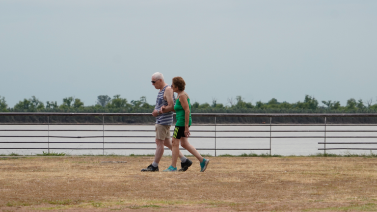 El tiempo en Rosario: sábado con calor, humedad y posibles chaparrones por la tarde