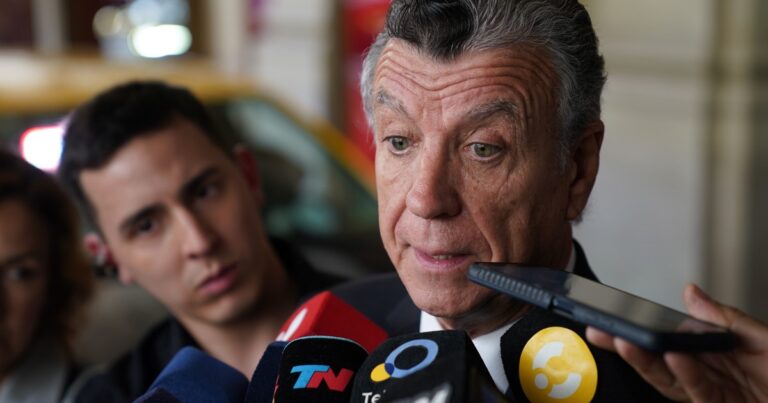 El presidente de la Cámara de Comercio defendió al Gobierno y advirtió: «Algunos vamos a quedar en el camino, pero es el precio que hay que pagar para tener una Argentina normal»