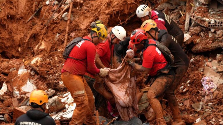 Ya son 46 los muertos por las inundaciones en el sudeste de Brasil