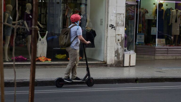 Cada vez más rosarinos usan vehículos eléctricos para trasladarse