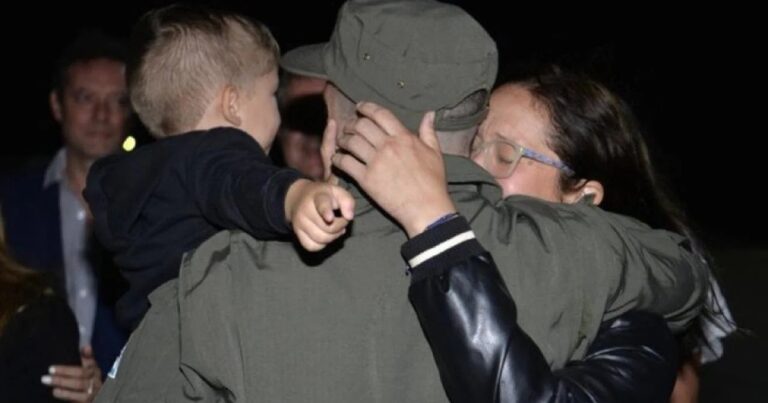 El mensaje de la esposa de Nahuel Gallo tras el regreso del gendarme a la Argentina: «Gracias por este milagro»