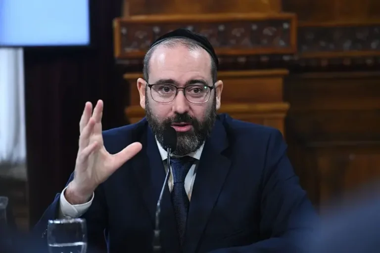 Argentinos en Israel: 200 turistas varados y 100.000 residentes bajo alertas por misiles