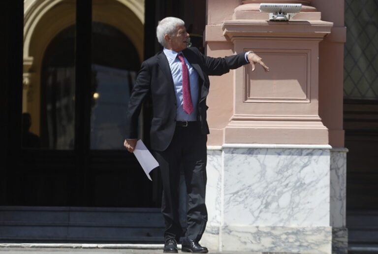 Alta tensión en el gobierno por la definición del reemplazo de Cúneo en Justicia