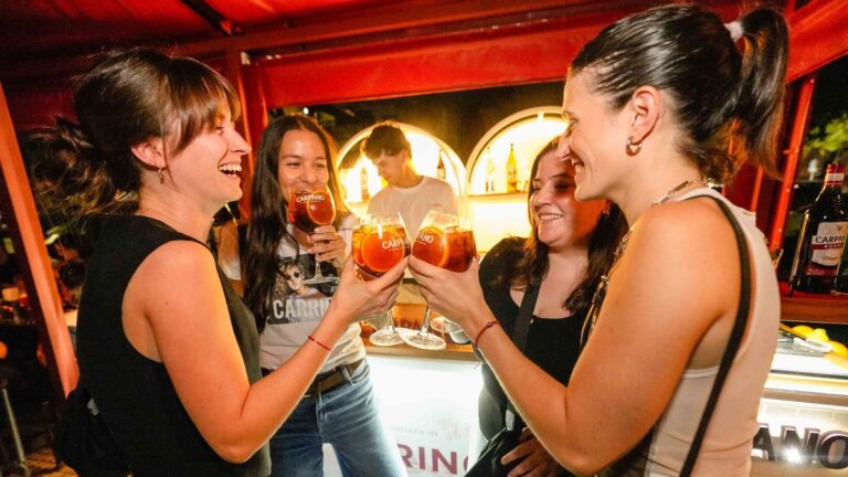 Carpano Weekends aterriza en la capital del vermut con gastronomía y música en vivo