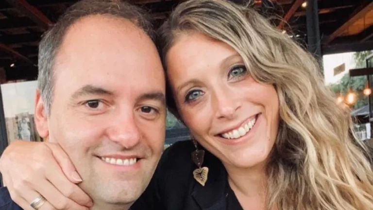 Una coach ontológica en el avión presidencial: quién es Bettina Angeletti, la esposa del deslomado Adorni que viajó a Nueva York