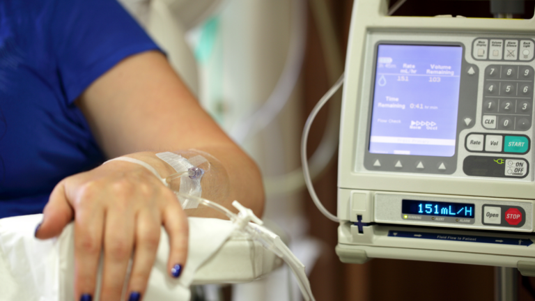 Santa Fe refuerza con fondos propios la cobertura de medicamentos para pacientes con cáncer